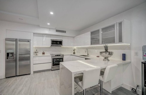 Key Biscayne Condo | LUXURY KEY BISCAYNE OCEANFRONT 3 BEDROOM/2 BATH CONDO FULLY RENOVATED IN 2021