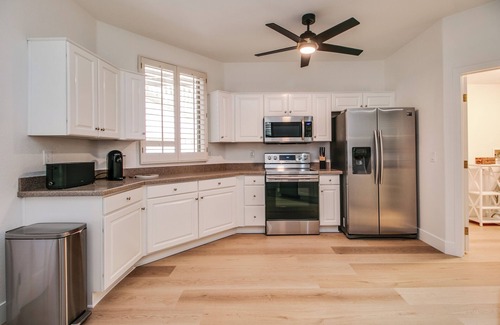 Kierland House | Luxury Kierland 2 Bdrm Golf Course Condo w/Garage!