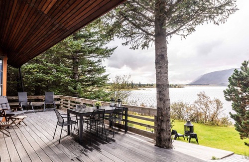 Selfoss Villa | Luxury Lakefront Holiday Villa with hot tub