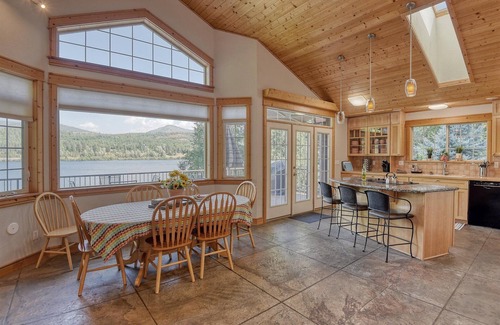 Bonner County House | Luxury Lakefront Retreat