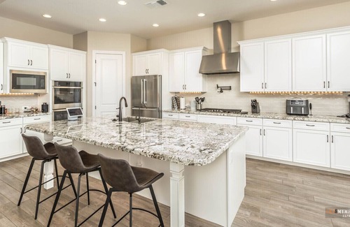 Starlight Estates House | LUXURY LIVING FOR SUPERBOWL