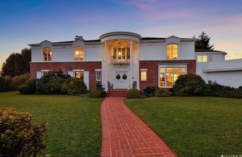 Lakeshore House | luxury living in San Francisco