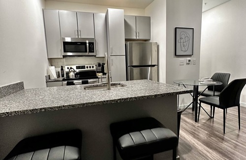 Richmond Apartment | Luxury living, located minutes from downtown! Free Parking!