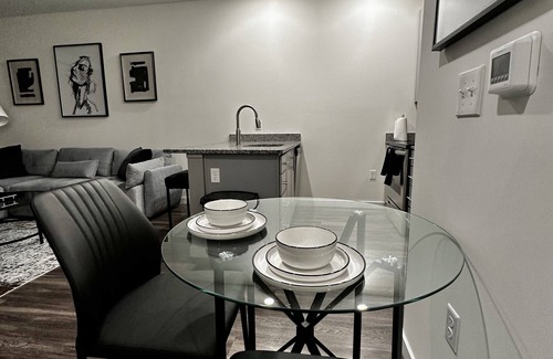 Richmond Apartment | Luxury living, located minutes from downtown! Free Parking!