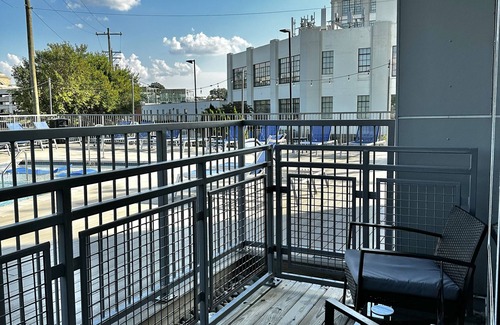 Richmond Apartment | Luxury living, located minutes from downtown! Free Parking!