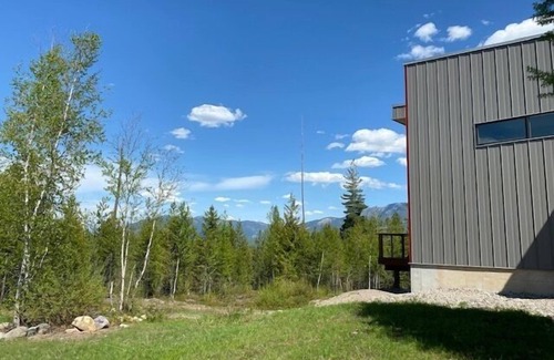 Columbia Falls House | Luxury Living Teakettle Lookout
