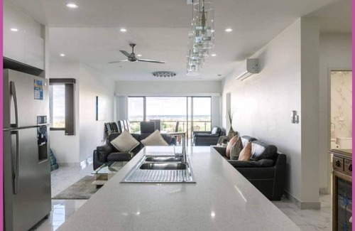Stuart Park Apartment | Luxury & Location - Sea Views with Modern Class!