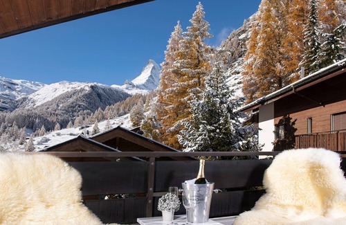 Zermatt Apartment | Luxury Loft, 100m to ski lift and piste, 3 En-suite Bedrooms, Matterhorn view