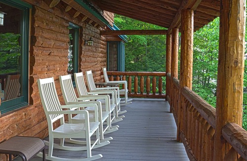 Skaneateles Cabin | Luxury Log Cabin in the Woods on Skaneateles Lake