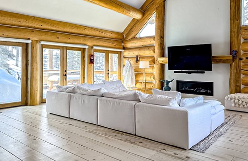 Highland Meadows House | Luxury log cabin with hot tub, sauna, lap pool, game room, & home gym