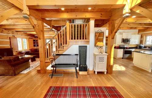 Meaford House | Luxury Log Home, Southern Georgian Bay - Explore Blue Mountain to Tobermory