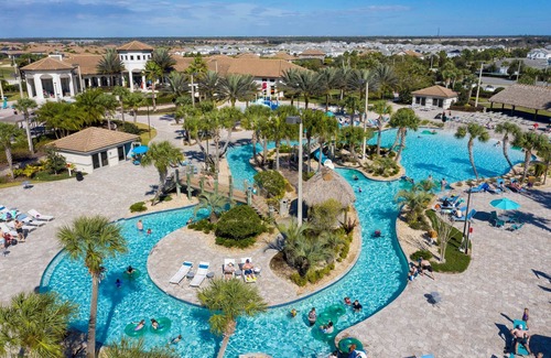 Davenport House | Luxury Mansion 8BR - Private Pool - Jacuzzi