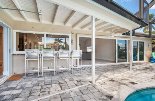 Marco Island Villa | Luxury Modern Waterfront 3 BR/8 guest Villa W/Pool, Stunning View, 5 Min-Beach