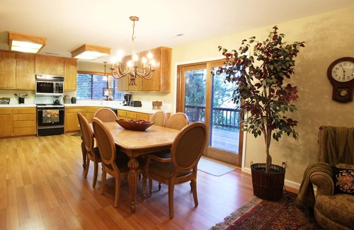 Long Barn House | Luxury Mountain Home Nestled in the Pines with Central Air Conditioning