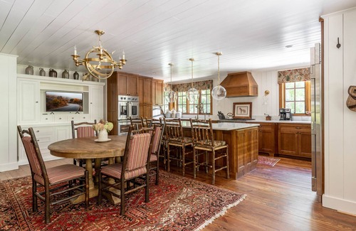 Highlands House | Luxury Mountain Retreat- Main House w/2 Guest Houses in Highlands, NC!