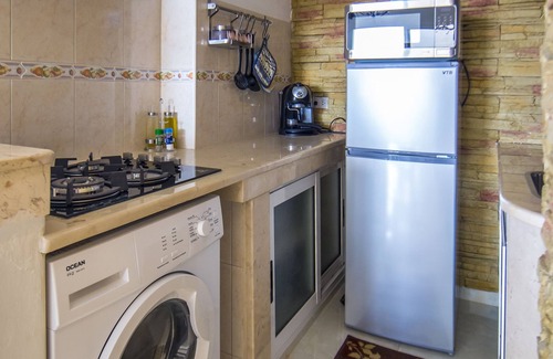 Centro Havana Apartment | Luxury Neptuno Apartment
