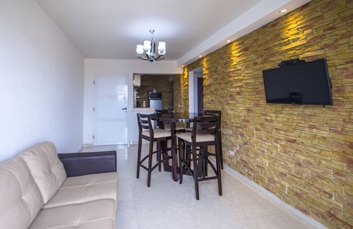 Centro Havana Apartment | Luxury Neptuno Apartment