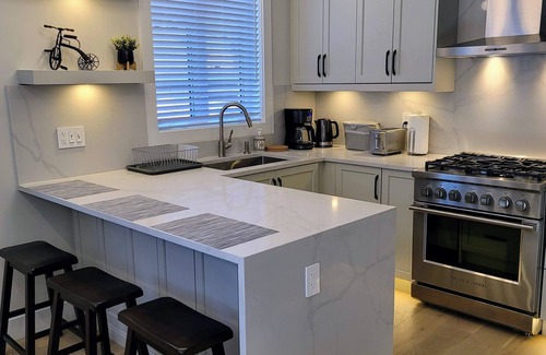 Kitsilano House | Luxury, New, Elegant 3BR House in Vancouver Kitsilano Seaside Community
