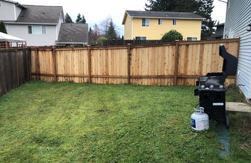 Everett House | Luxury Newly Remodeled 3 Bedroom Duplex Unit