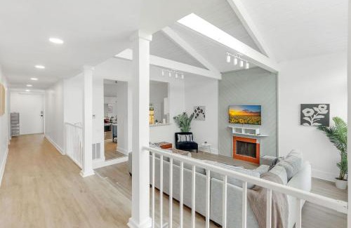 Coral Brook House | Luxury Oakland Park Oasis
