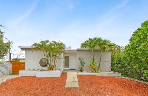 Coral Brook House | Luxury Oakland Park Oasis