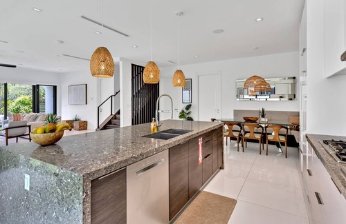 Colee Hammock House | Luxury OASIS of Las Olas -2 Story home w/ HOT TUB