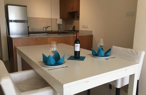 Tersefanou Apartment | Luxury oasis with sea views near the airport