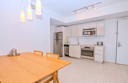 Hallandale Beach Apartment | Luxury Ocean Views Apt 1208