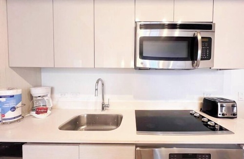 Hallandale Beach Apartment | Luxury Ocean Views Apt 1208