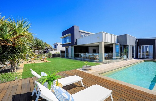 Bargara Apartment | Luxury oceanfront Oasis, simply the best