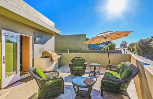 Capitola House | Luxury Oceanside Dream – Steps to Capitola Beach