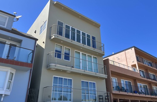 Capitola House | Luxury Oceanside Dream – Steps to Capitola Beach