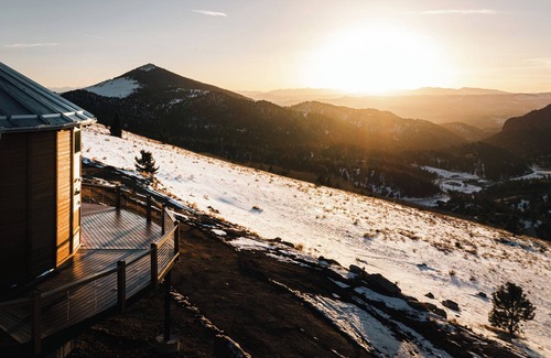 Cripple Creek House | Luxury Off-Grid Yurt: Hot Tub, Epic Views, WiFi, 10 Mins from Cripple Creek!