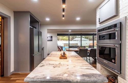 Del Mar House | Luxury on Ocean Drive - Sleeps 28