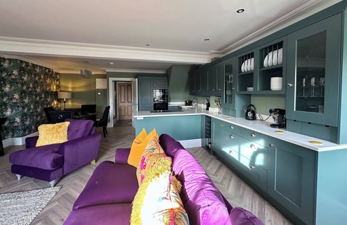Cirencester Apartment | Luxury Painswick apartment close to pubs, cafes, shops, Cirencester, Cotswolds