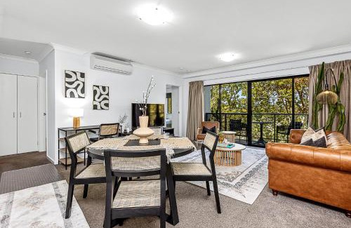 Perth Central Business District Apartment | Luxury Perth Getaway Modern Design
