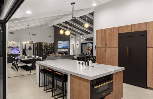Del Mar Heights House | Luxury Poolside Estate Outdoor Living Views 5 Minutes to Beach