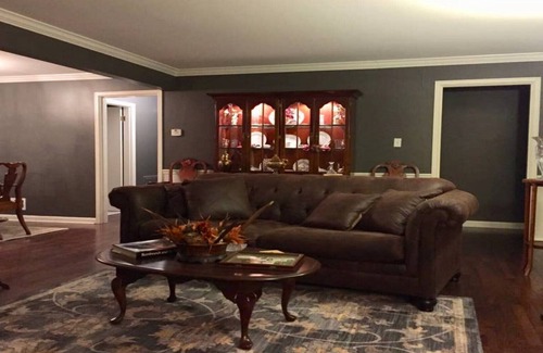 Mount Vernon House | Luxury Private Residence