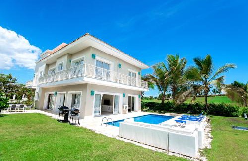 Bavaro Villa | Luxury Private Villas with Pool, Private Beach, BBQ