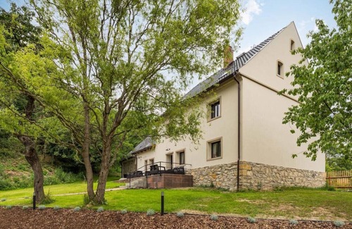 Libesice House | Luxury renovated barns with private wellness