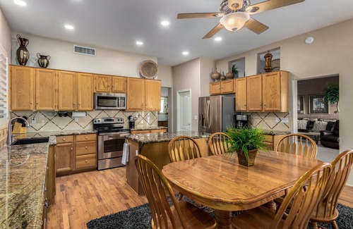 Hillcrest Ranch Homeowners House | Luxury Resort Home, Peoria Stadium 5 min, Glendale, Pool, Hot Tub, Pool Table