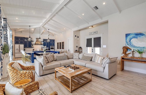 Saint Armands Key House | Luxury Resort-Like Home at St. Armands Circle and Lido Key Beach