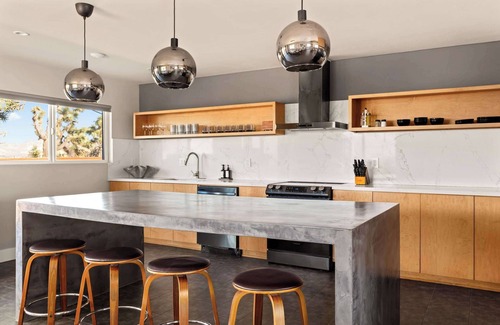 Joshua Tree House | LUXURY RETREAT - HeatedPool/Jacuzzi