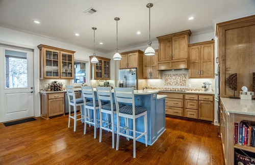 Murfreesboro Cabin | Luxury Retreat on Little Mo River, Fish From Private Docks, Kayaking, Serenity