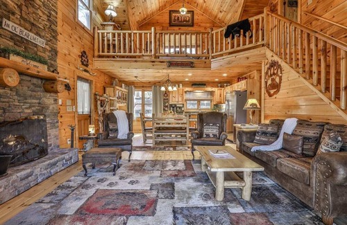 Ellijay Cabin | Luxury River Oasis -3 Master Suites - 3 Fireplaces Hot Tub! 195/Night