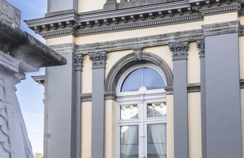 Historical Center Bruges Condo | Luxury room with en suite bathroom - The Safe