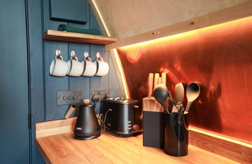 Leven Cabin | Luxury Rural Cabin with Wood Fired Hot Tub