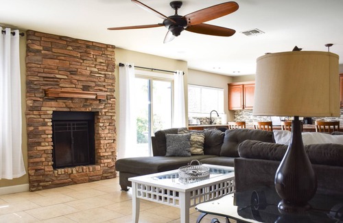 Raskin Estates House | Luxury Scottsdale Private Getaway w/Pool and Putting Green!