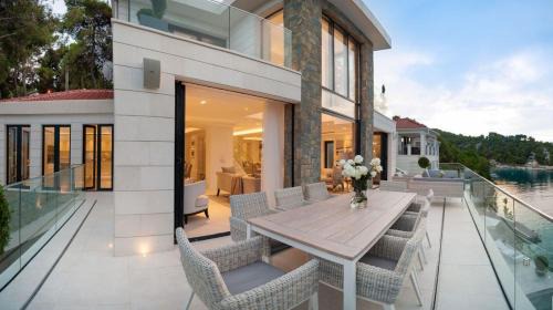 Selca Villa | Luxury Seafront Villa Prestige Brac with private pool, sauna and gym and private sea deck at the beach on Brac island