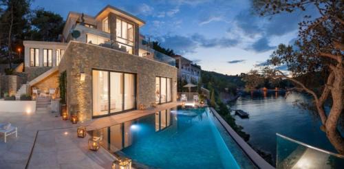 Selca Villa | Luxury Seafront Villa Prestige Brac with private pool, sauna and gym and private sea deck at the beach on Brac island